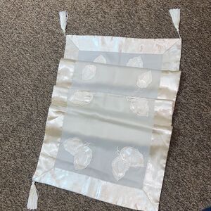 Vintage Enbrodered Ivory Elegant White Table Runner with Leaf Design Size 23x17